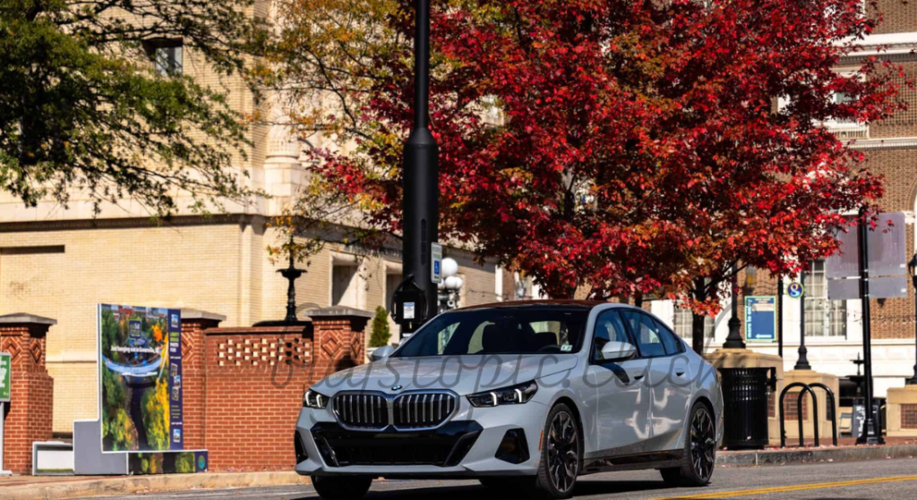 Explore the BMW 530i xDrive Sport for a Sophisticated and Dynamic Driving Journey